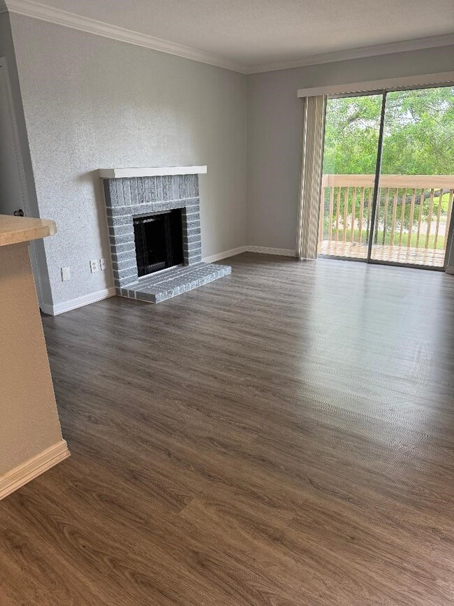 4747 Allendale Rd unit 24, Houston, TX 77017 - photo 4