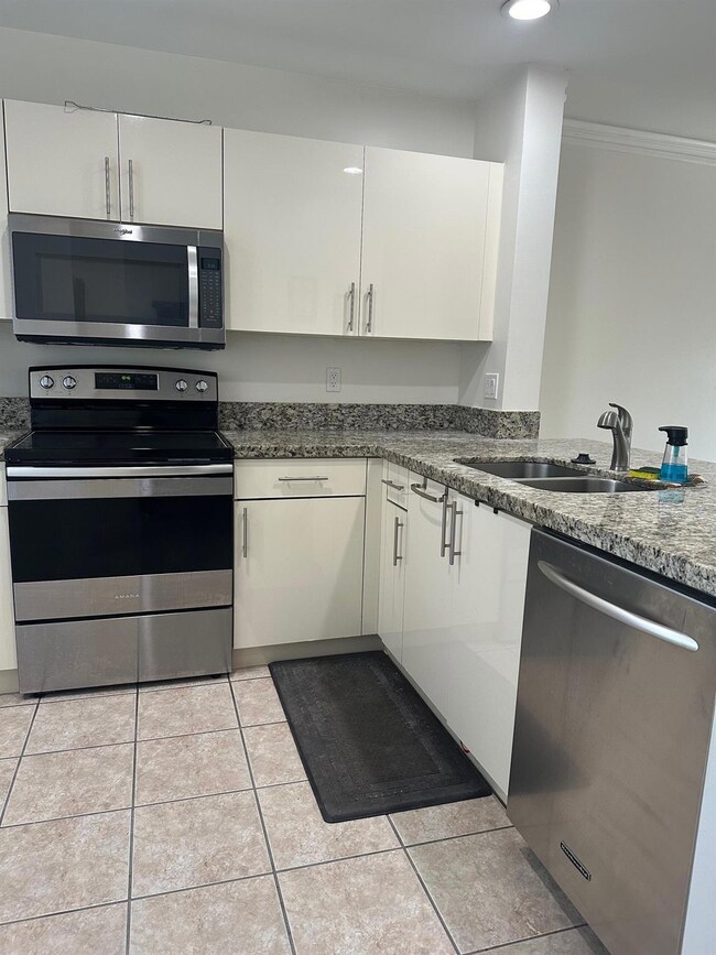 20824 NW 3rd Ct unit 2A, Pembroke Pines, FL 33029 - photo 3