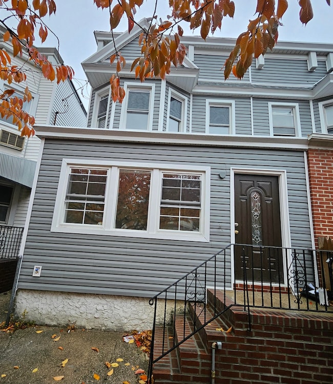 94-19 116th St, South Richmond Hill, NY 11419 - photo 3