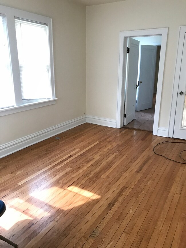 270 N Maple Ave, Elmhurst, IL 60126 - photo 4