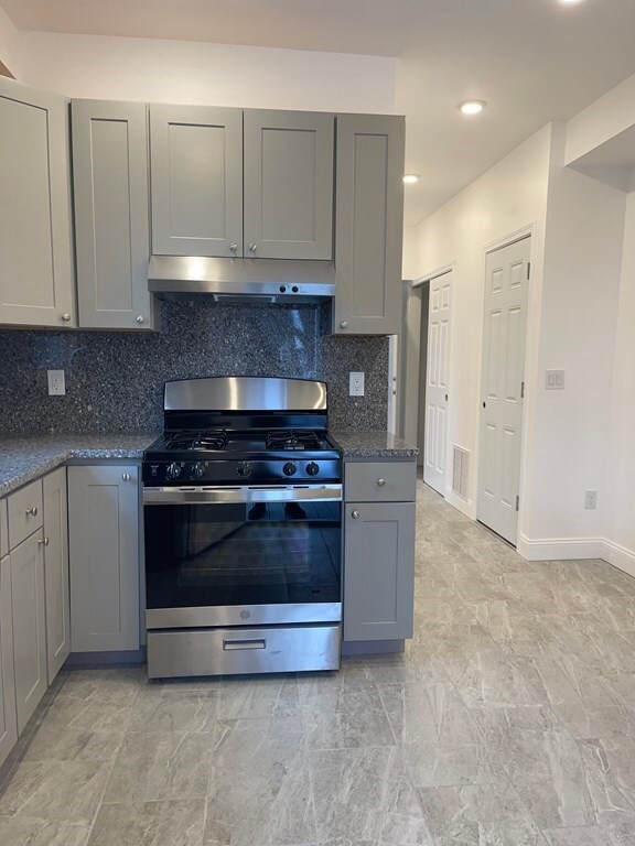 217 Washington St unit 3R, Lynn, MA 01902 - photo 7