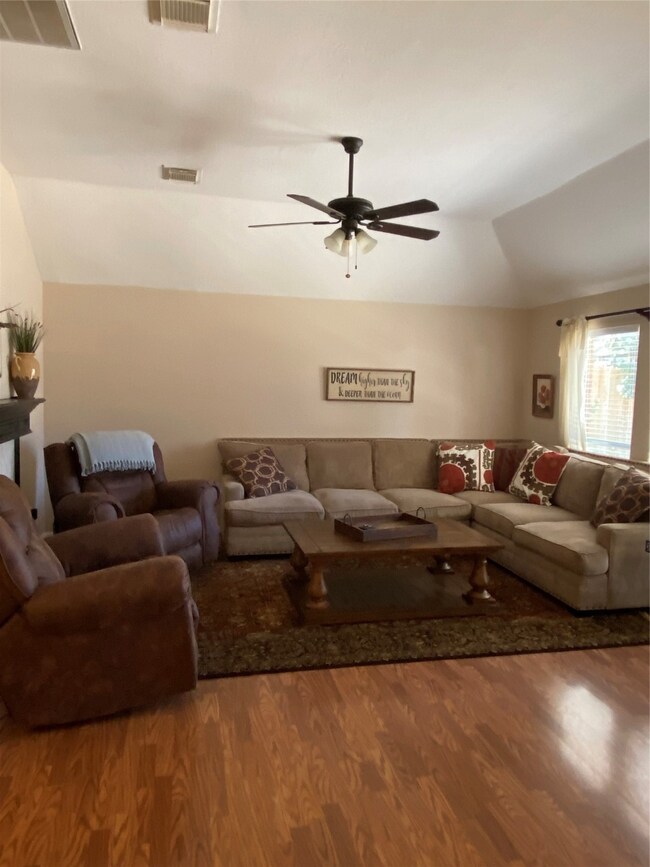 31827 Midlake Park, Conroe, TX 77385 - photo 5