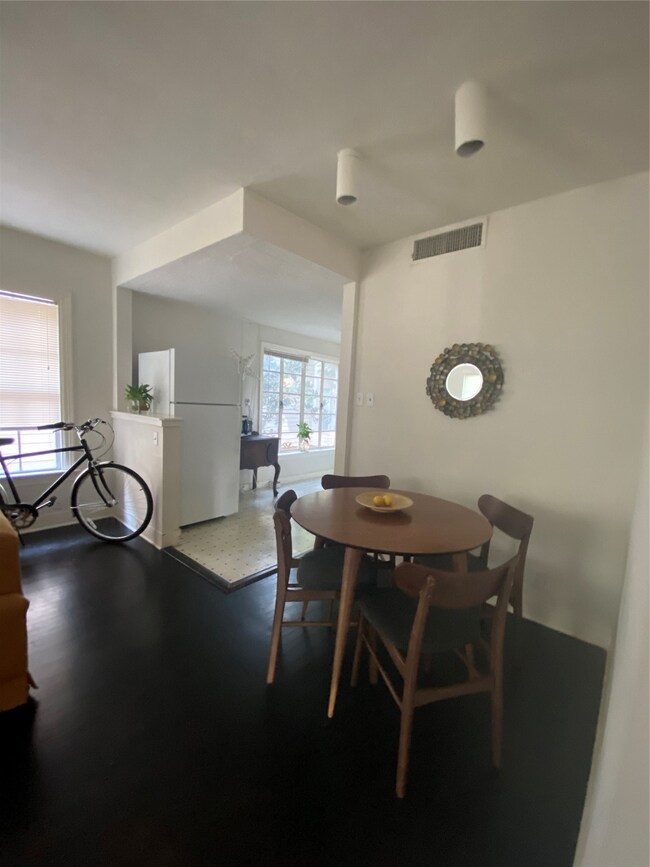 1752 Colquitt St, Houston, TX 77098 - photo 3