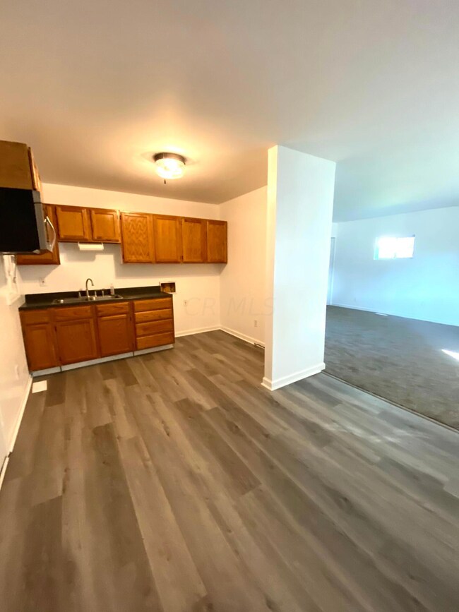 1760 Eastfield Dr N, Columbus, OH 43223 - photo 5