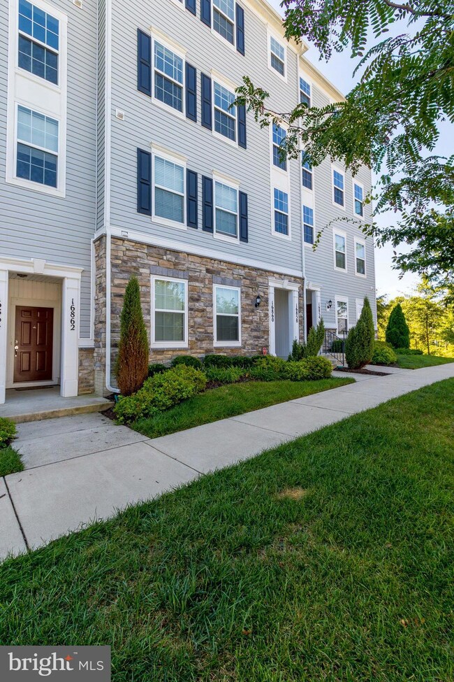 16856 Porters Inn Dr, Dumfries, VA 22026 - photo 3