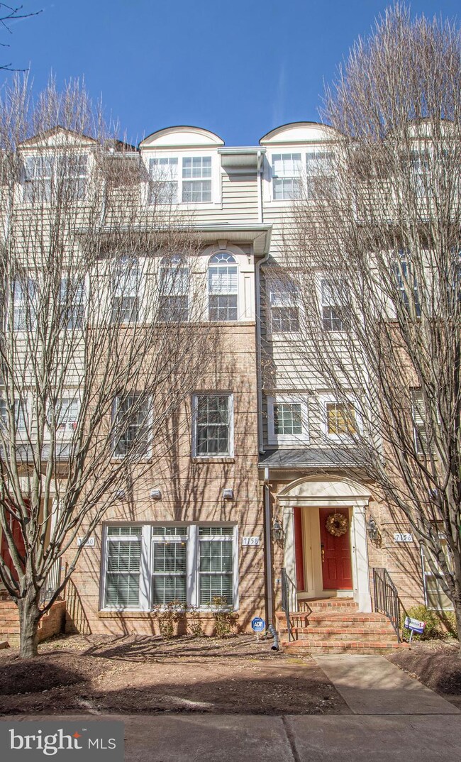 7158 Little Thames Dr unit 185, Gainesville, VA 20155 - photo 3