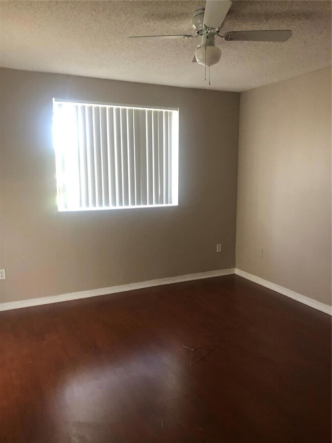 2620 S University Dr unit 211, Davie, FL 33328 - photo 5