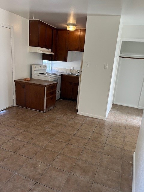 View across Living Room toward Kitchen
