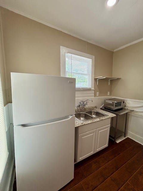 New refrigerator, 2 top burning cooktop, and toast