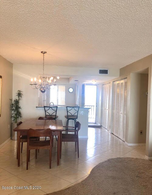 H Dining Area