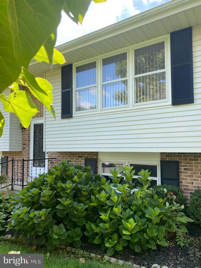 608 Beach St, Reading, PA 19605 - photo 4