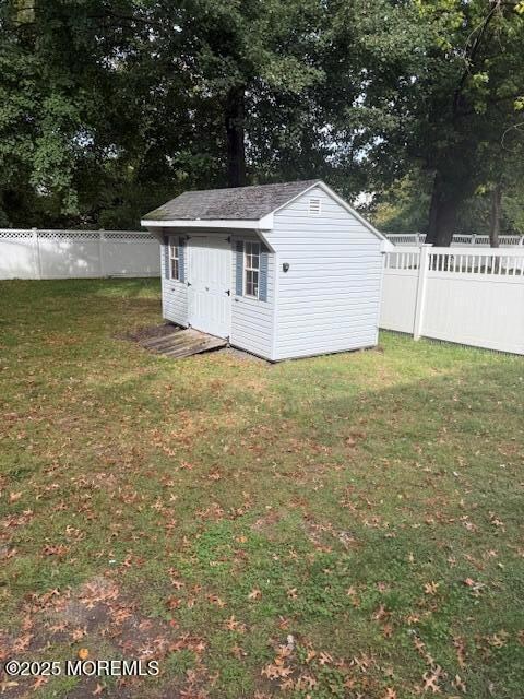 11 Applebey St, Eatontown, NJ 07724 - photo 5