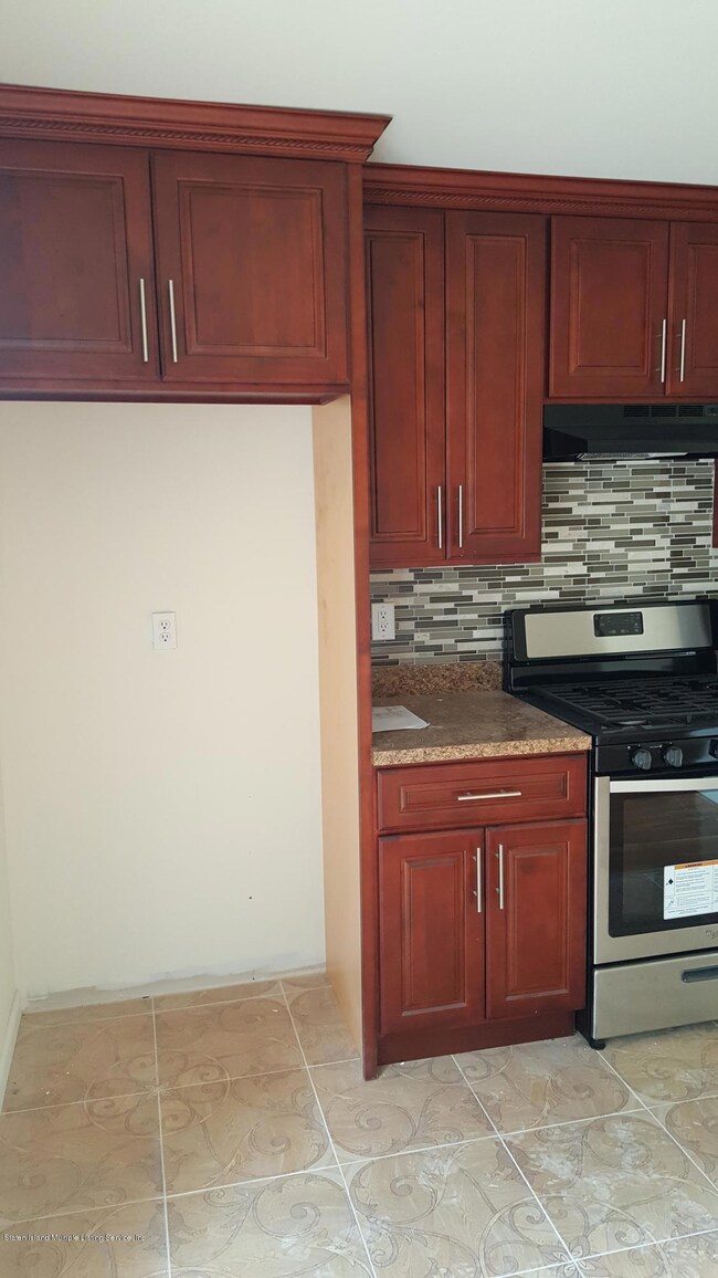 110 Broad St unit A, Staten Island, NY 10304 - photo 3