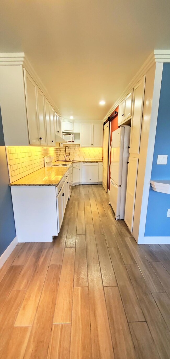 4 Brand new kitchen