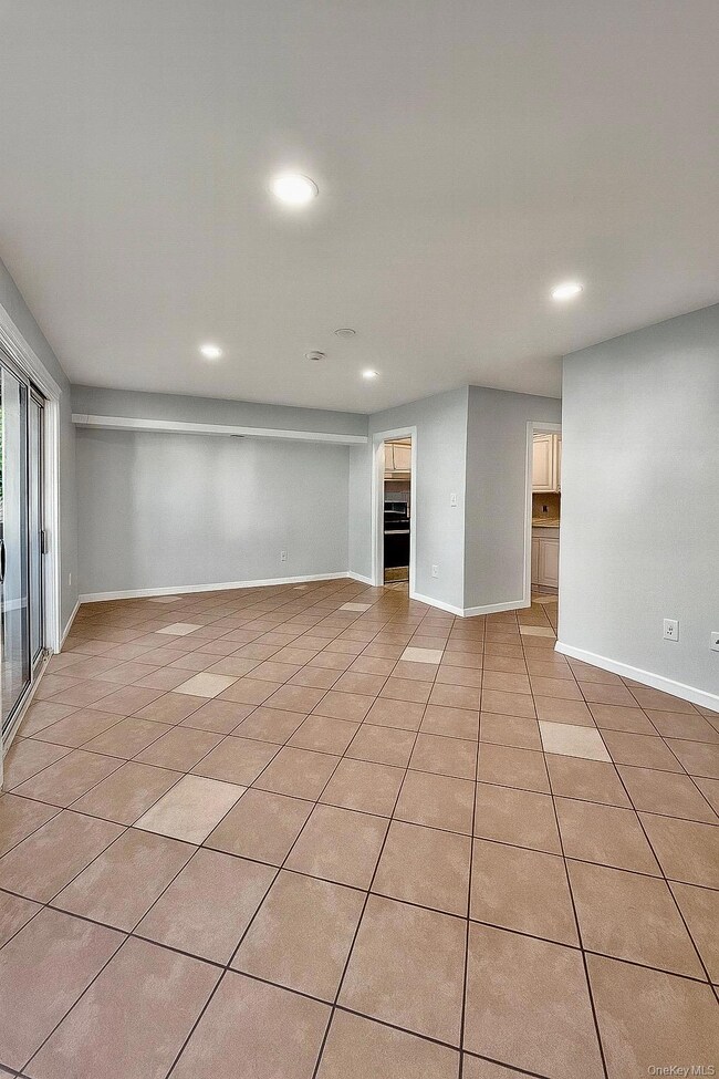 263 Fairview Cir, Middle Island, NY 11953 - photo 4