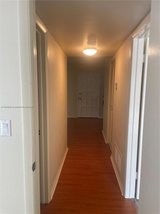 10784 N Kendall Dr unit D4, Miami, FL 33176 - photo 7