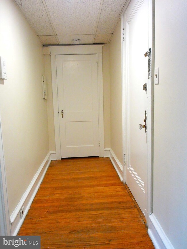 7876 Spring Ave unit 3D, Elkins Park, PA 19027 - photo 4