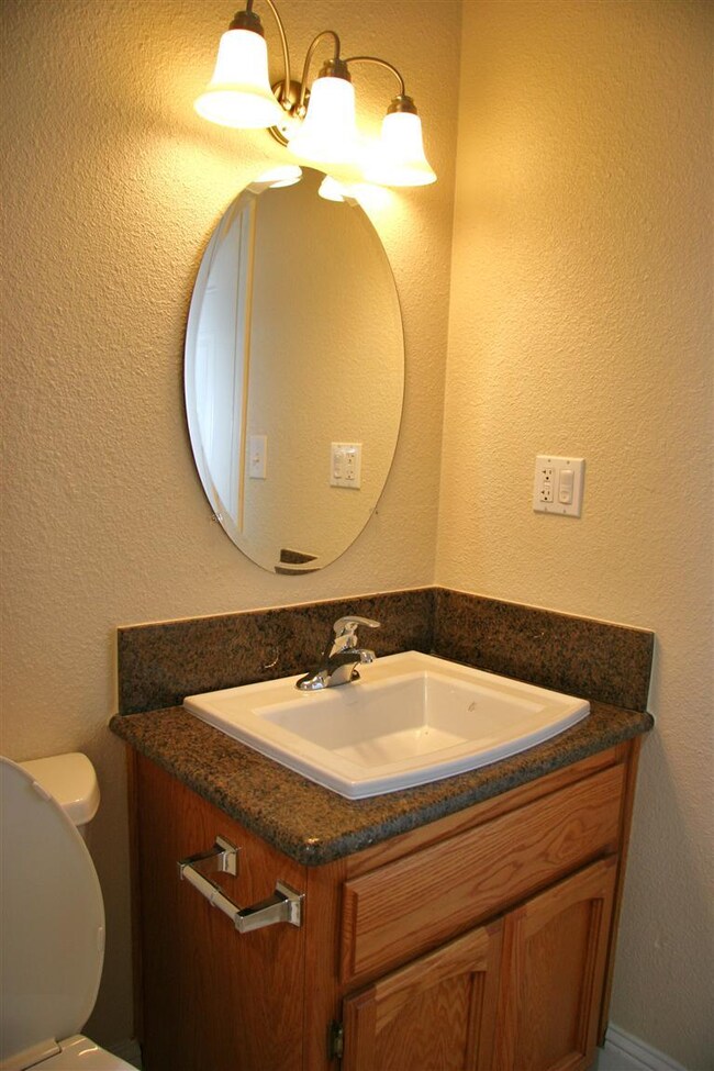 5886 E Ramona Ave, Fresno, CA 93727 - photo 7