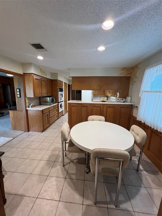 1802 Hawthorn Dr, Richmond, TX 77469 - photo 7