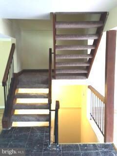 18479 Stone Hollow Dr, Germantown, MD 20874 - photo 4