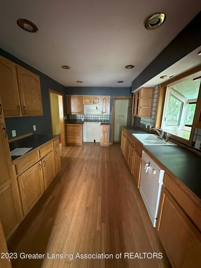 811 kitchen