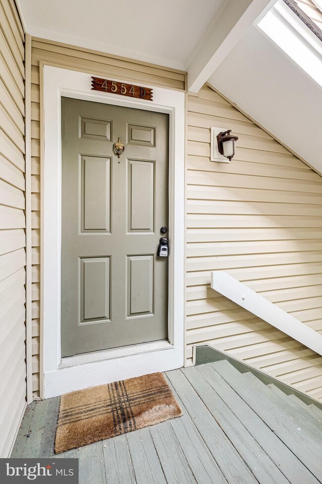 4554 28th Rd S unit D, Arlington, VA 22206 - photo 5