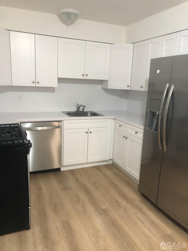 C Hanover Square, Middlesex Boro, NJ 08846 - photo 5