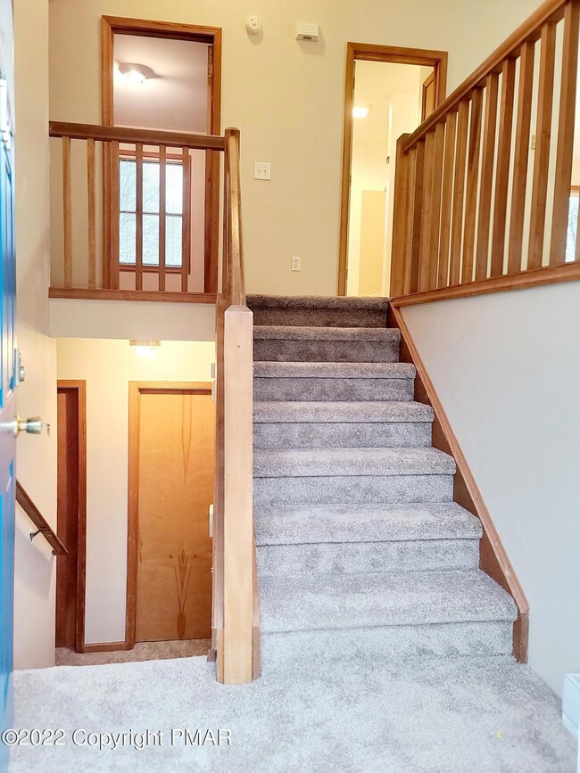 144 Huffman Cir, Bushkill, PA 18324 - photo 3