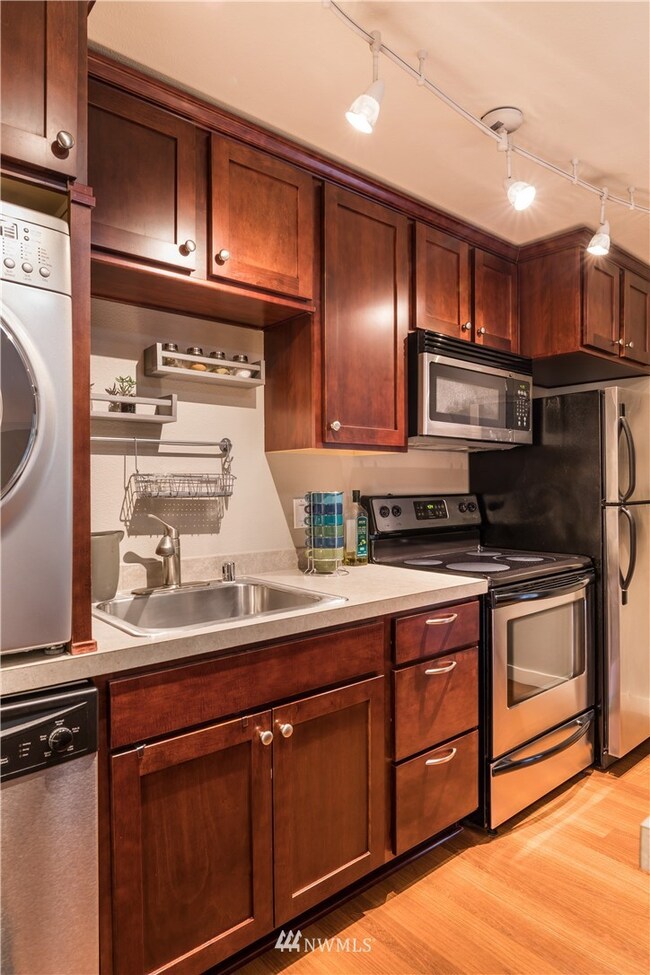 unlisted-address, Des Moines, WA 98198 - photo 5