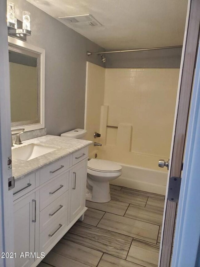 18811 N 19th Ave unit 2011, Phoenix, AZ 85027 - photo 7