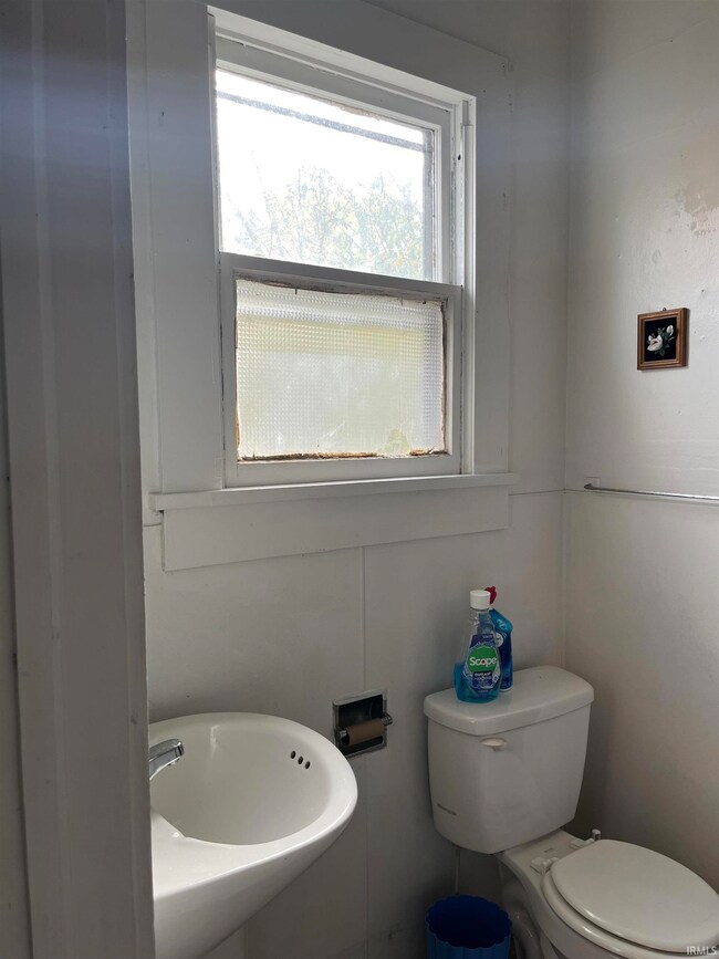 27 E Eberwine Ave, Vincennes, IN 47591 - photo 6