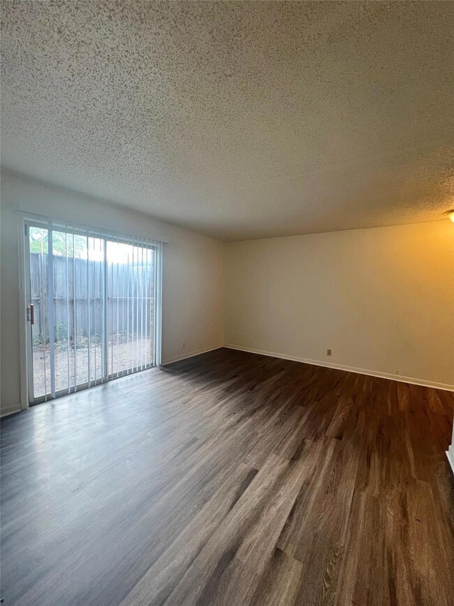 202 Jackson St unit 8, Weatherford, TX 76086 - photo 3