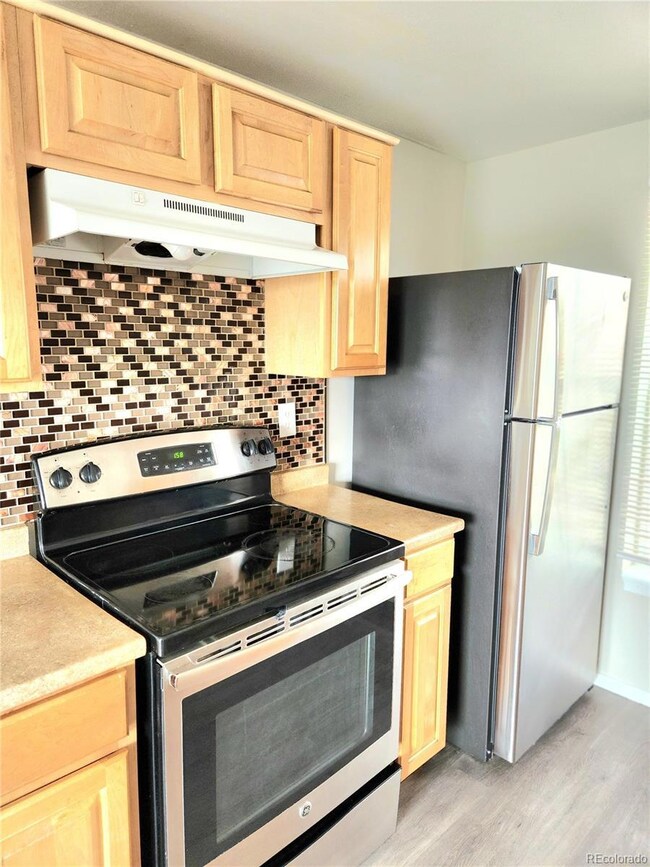 1523 S Ouray Cir unit A, Aurora, CO 80017 - photo 4