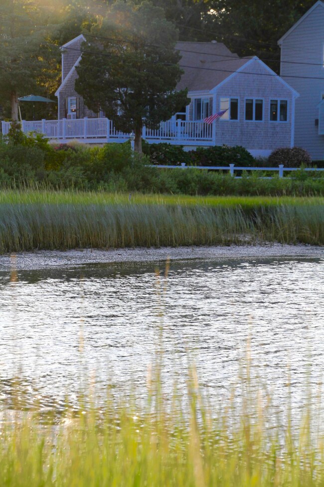 545 Circuit Ave, Pocasset, MA 02559 - photo 7