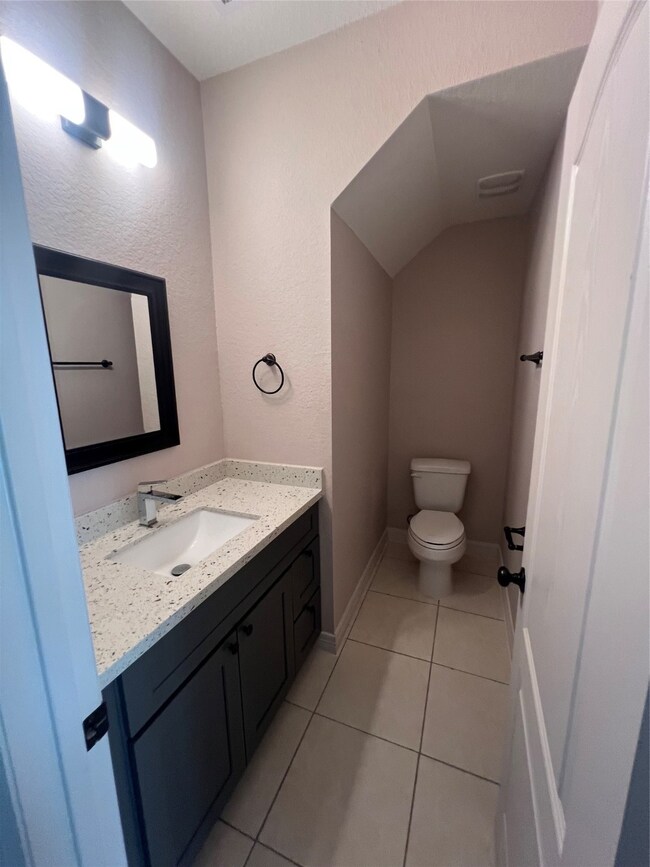 8212 Sealey St unit B, Houston, TX 77088 - photo 6