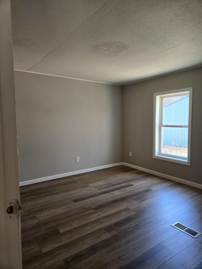 12445 Saddler Rd, Plainwell, MI 49080 - photo 4