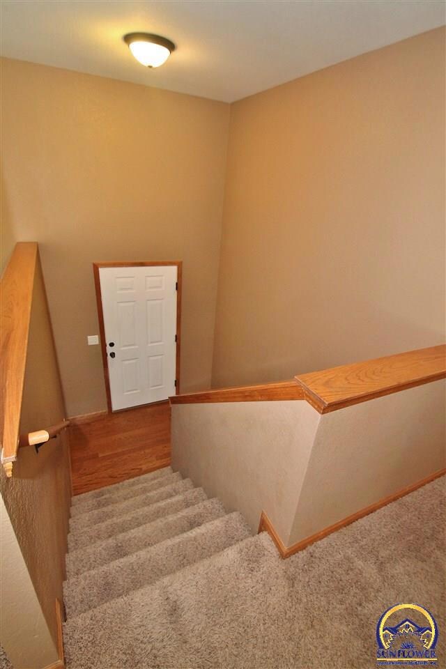 427 SE 44th St, Topeka, KS 66609 - photo 3