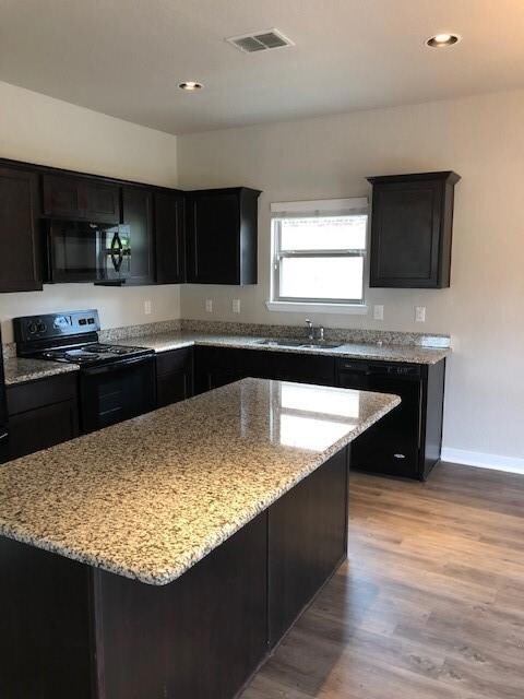 2800 Tenison Dr, Ennis, TX 75119 - photo 3