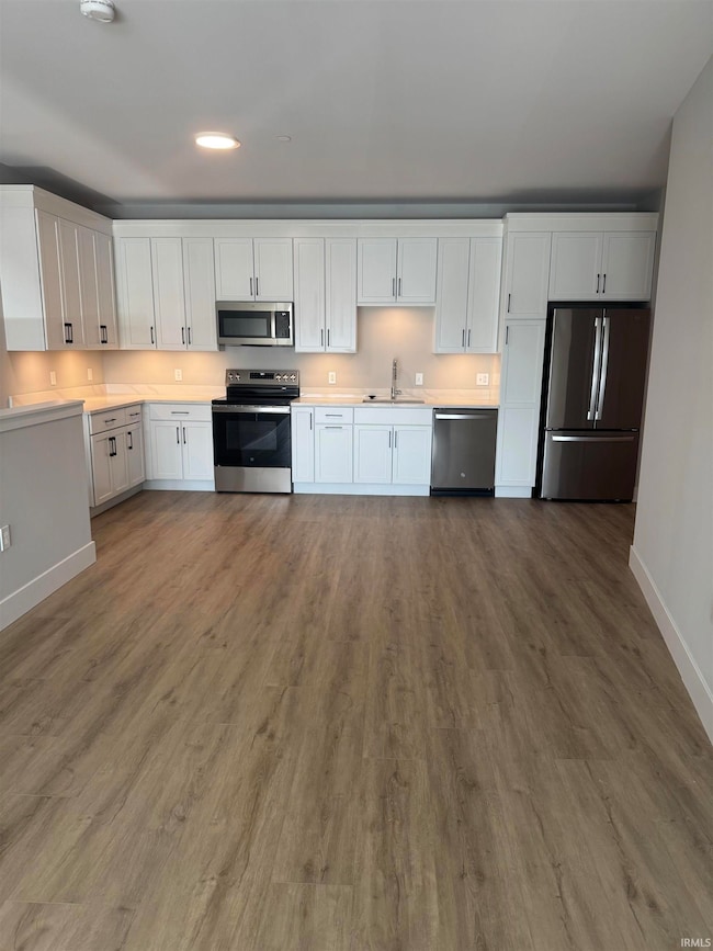 Find yourself living on the second level in the apartment just above your business.  Live where you work!!