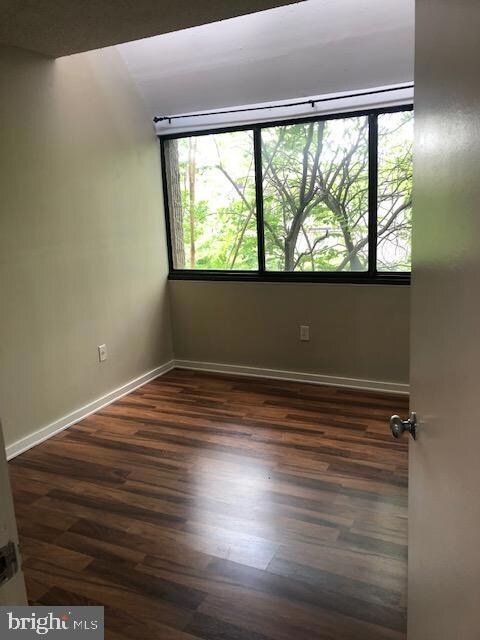 2307 Bayleaf Ct, Baltimore, MD 21209 - photo 6