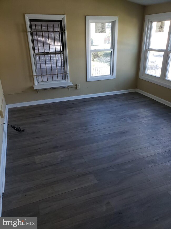 208 Marks Ave, Darby, PA 19023 - photo 6