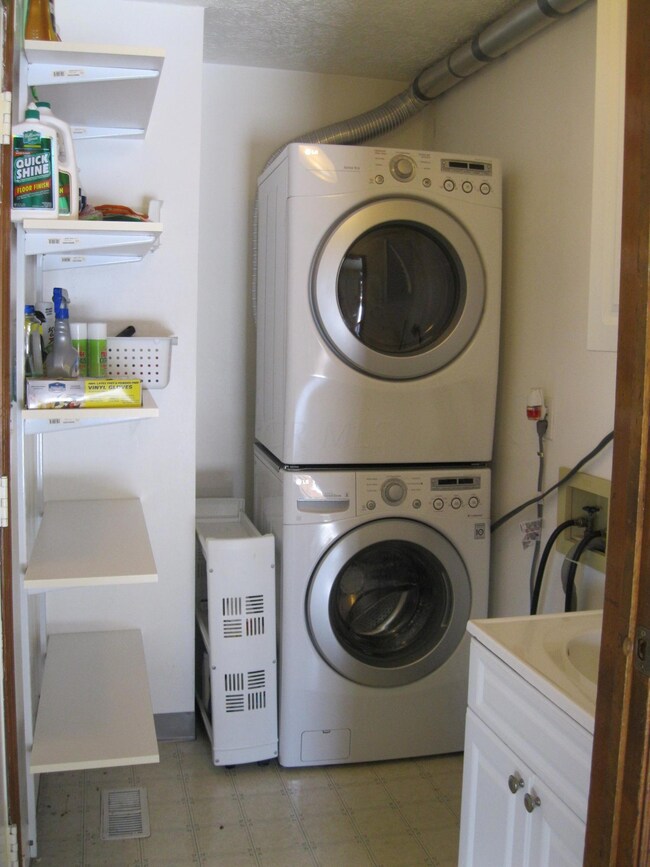 7929 Stanburn Rd, Dublin, OH 43016 - photo 6