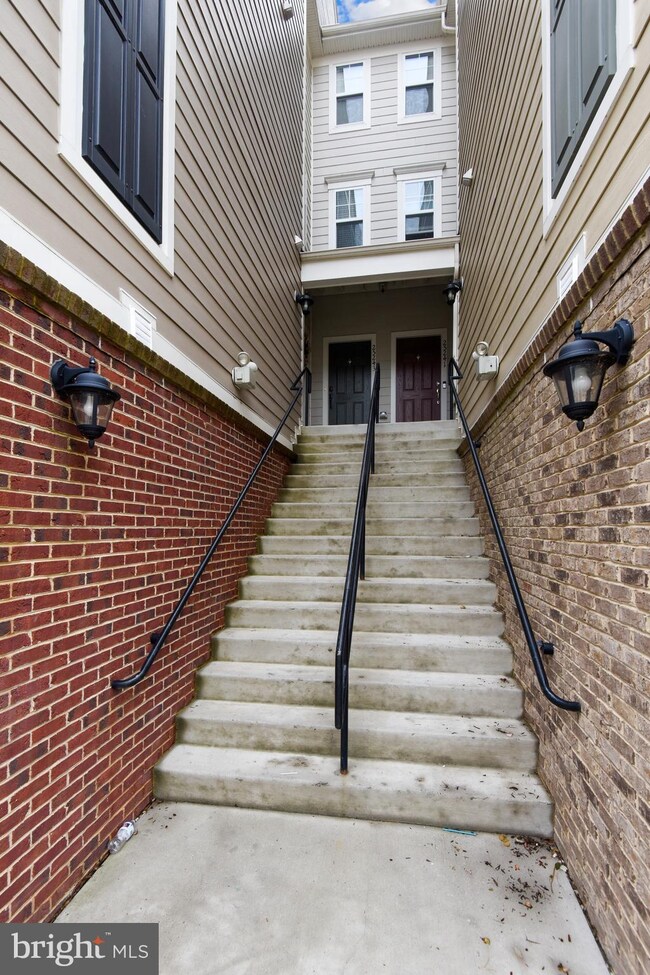 25243 Orchard View Terrace, Chantilly, VA 20152 - photo 3