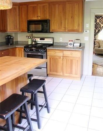 24 S Pleasant St, Merrimac, MA 01860 - photo 3