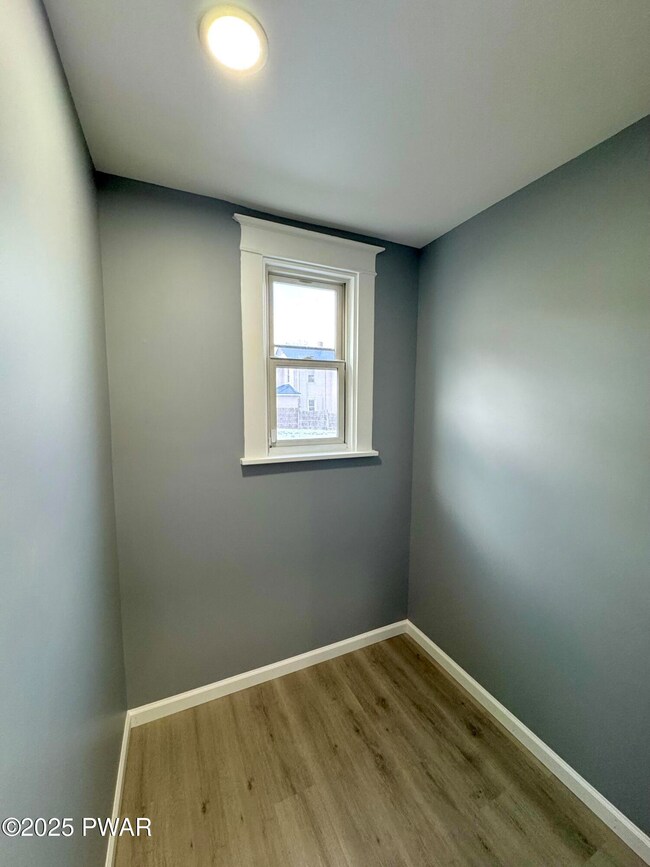 408 W Grove St unit Lower, Scranton, PA 18510 - photo 7