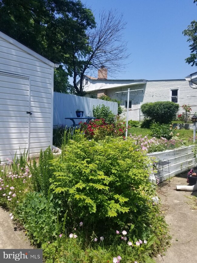 333 Carmody Hills Dr, Capitol Heights, MD 20743 - photo 2