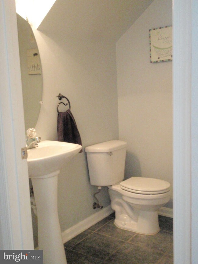 2491 Quick St unit 302, Herndon, VA 20171 - photo 4