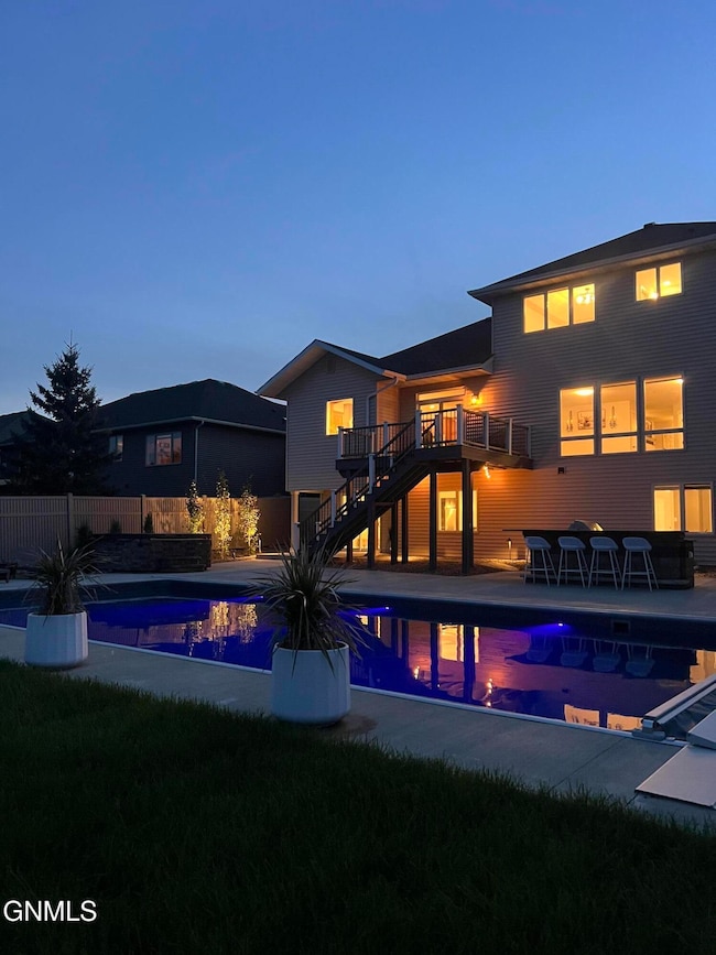 1217 Eagle Crest Loop, Bismarck, ND 58503 - photo 4