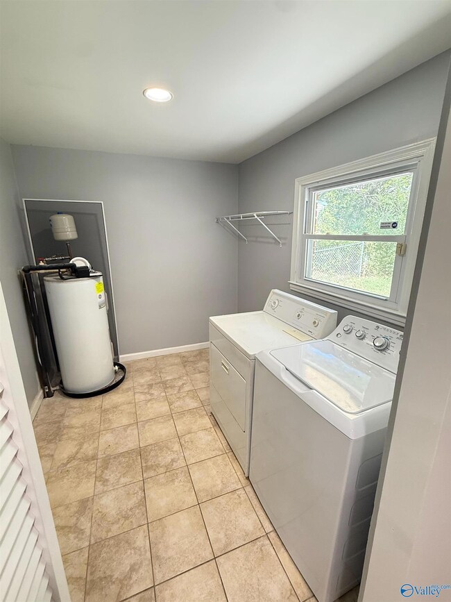 6202 Valley Park Dr NW, Huntsville, AL 35810 - photo 5