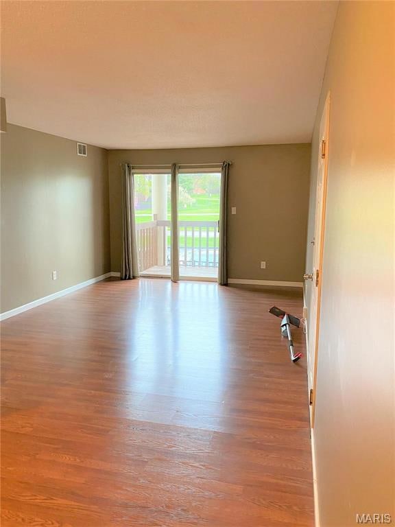 2506 Creve Coeur Mill Rd unit 6, Maryland Heights, MO 63043 - photo 2